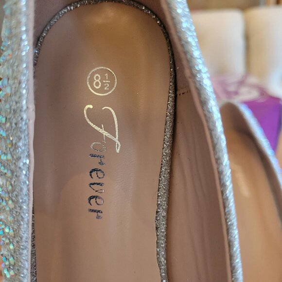 NIB Silver Rhinestone Peep-Toe Wedge Shoes Size 8.5 - Picture 3 of 7